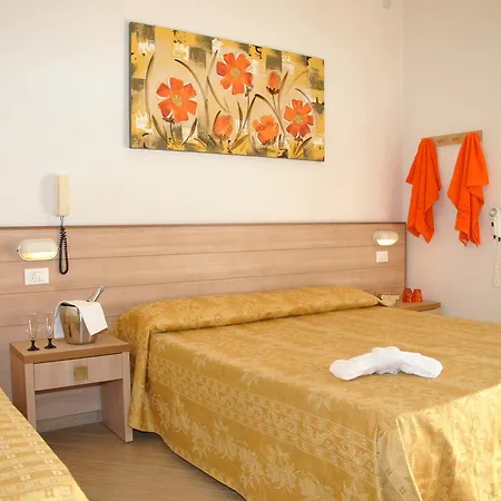 卡皮内拉酒店 3*